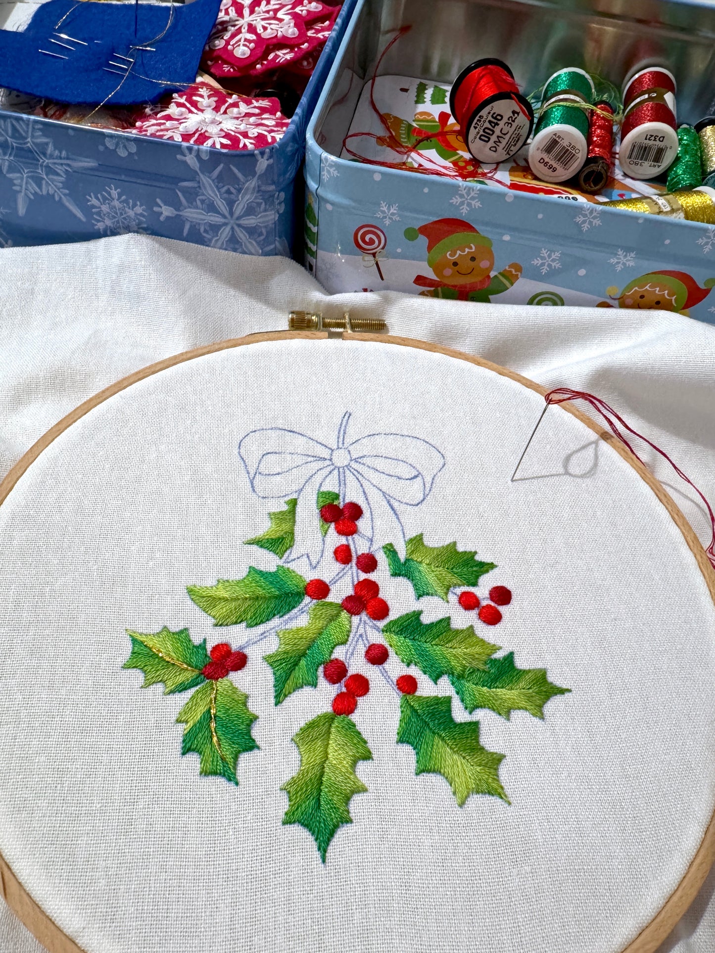 🎄Christmas Holly 🎀 Embroidery Pattern
