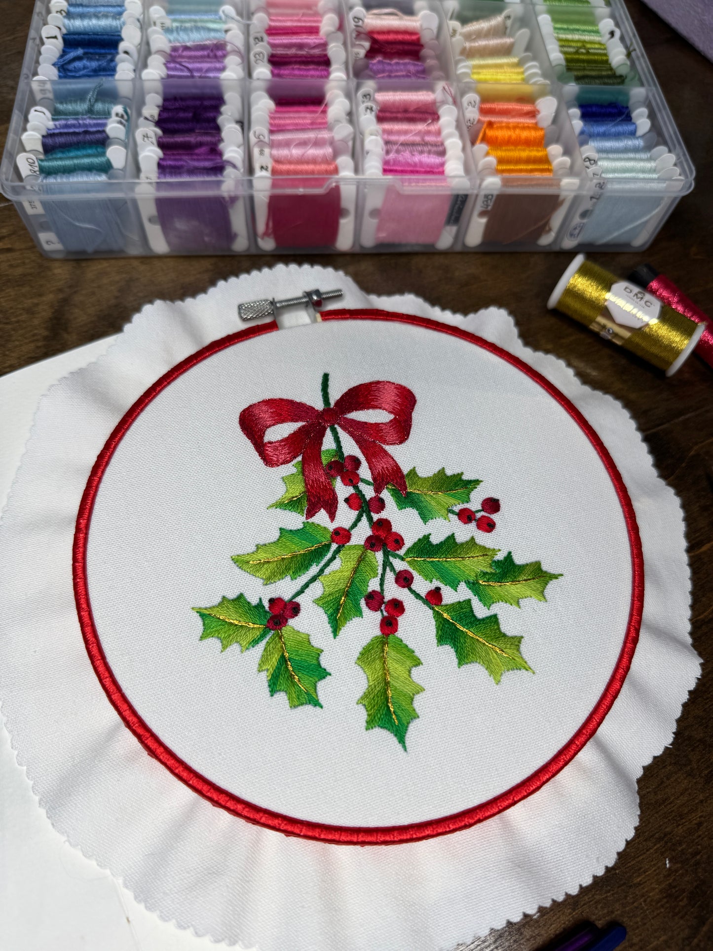 🎄Christmas Holly 🎀 Embroidery Pattern