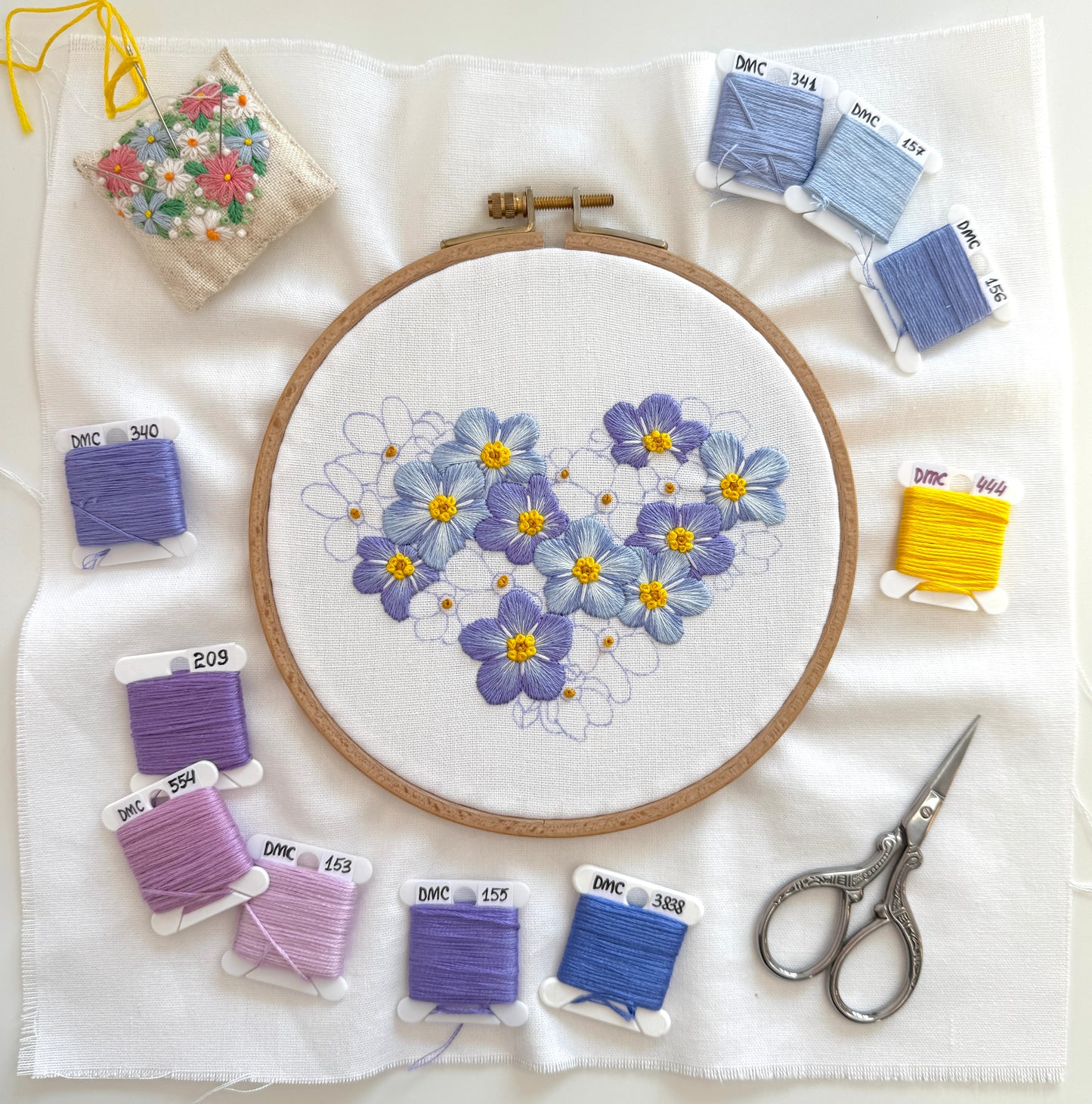 🌸 Forget-Me-Nots Floral Heart 💙💜 Advanced Embroidery Project