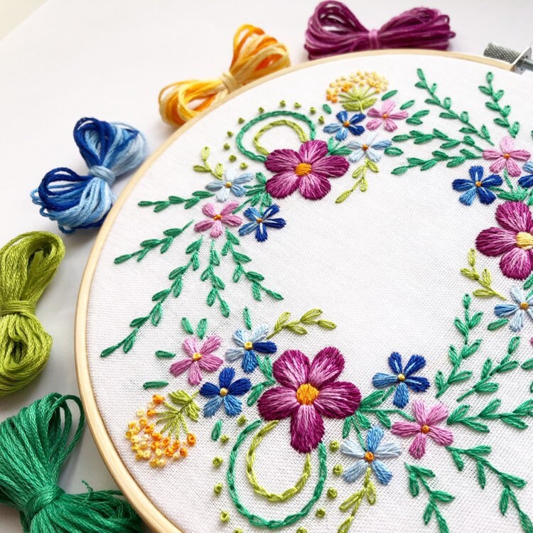 Bright Spring Flower Wreath Hand Embroidery Pattern