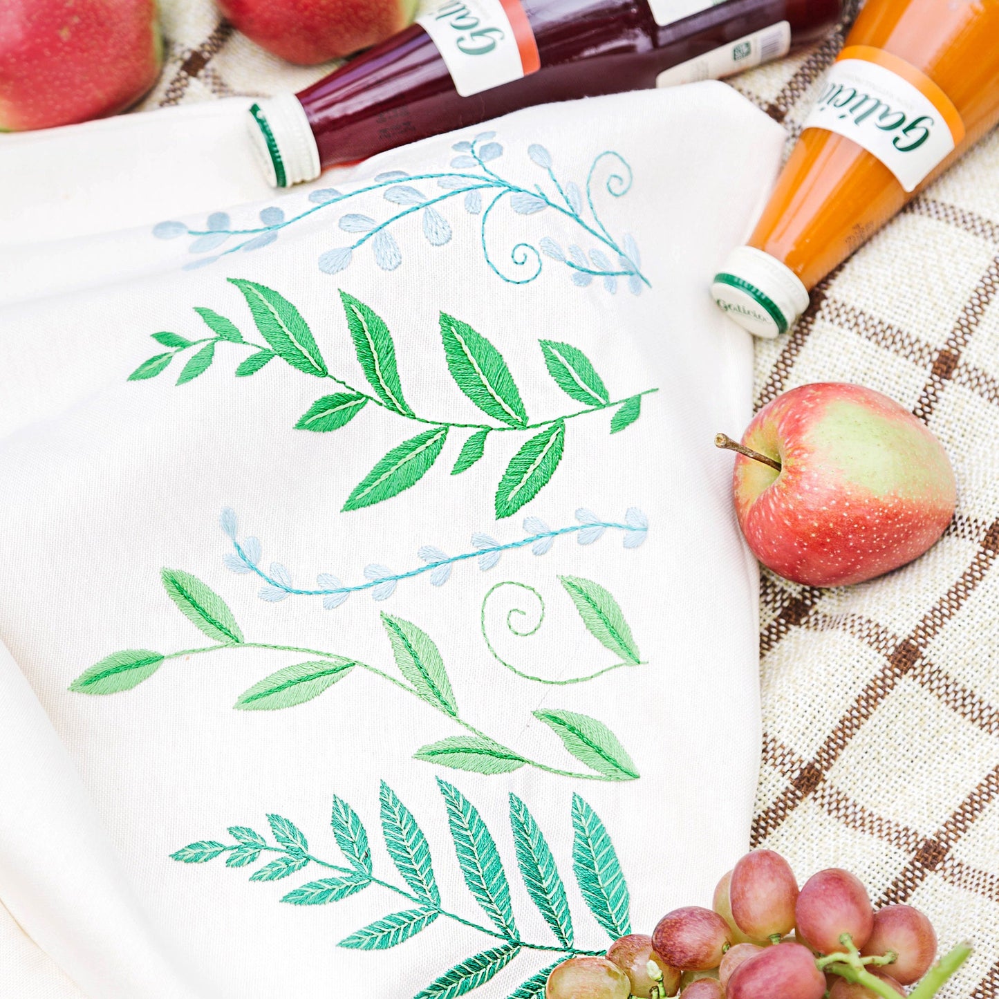 Green Leaves Hand Embroidery Pattern