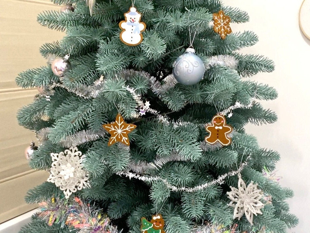 Gingerbread Cookies Christmas Ornaments - Hand Embroidery Pattern