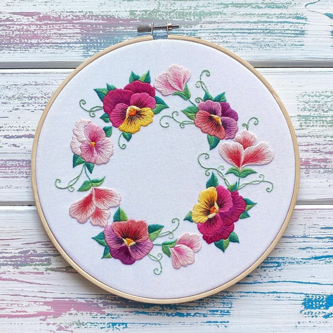 Spring Pansies Wreath Pink Version - Hand Embroidery Pattern