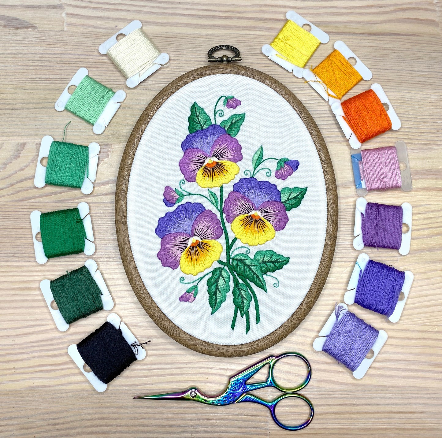 Vintage Pansies Bouquet - Hand Embroidery Pattern + Complete Video Course